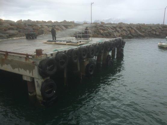 Bergsfjord: Betongkaia i Bergsfjord er 50 meter lang, dybde ved kai på laveste lavvann er 6 meter.