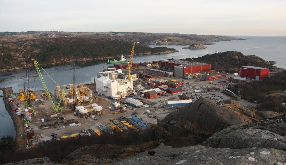 Verftet ble etablert i 1973 av daværende Kværner Brug AS og ligger på Eigerøy utenfor Egersund, hvor verftet har et samlet areal på 250 mål, inkludert en stor dypvannskai (se bilde).