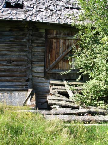 Skjåk-landskapet Bare uthusene er tilbake.