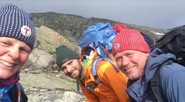 Tekst og foto: Sophie Leenderts Det var på årsmøtet på Sota seter, at jeg sa ja til å være med dugnad i telt neste sommer Vi skal merke midtpartiet på Massivruta mellom Sognefjellhytta og