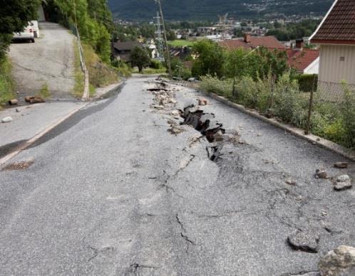 påfølgende skred d Jernbane Beredskap og kriseledelse Havner og Jernbane bygninger Jernbane og stasjonsområde Institusjoner, næringseiendom, parkeringskjellere Kommune og fylkesmann Jernbane Statens