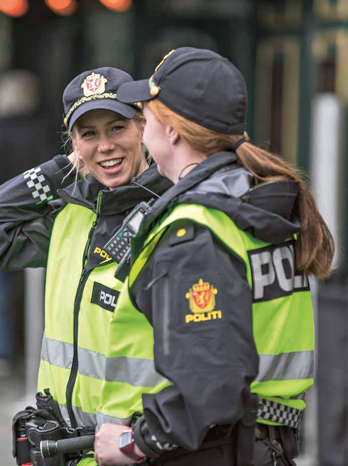 POLITIETS FELLESFORBUND SOM KRIMINALPOLITISK AKTØR 8 9 MEN SKULLE VI IKKE KOMME NÆRMERE, DA? Gjennomføringen av politireformen har naturligvis preget politi- og lensmanns etaten dette året.