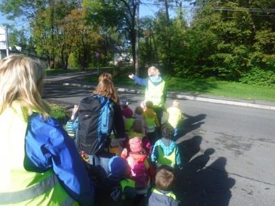 Gjennomgang av rutiner for: Barn og sikkerhet Barn og trafikksikkerhet Rutiner for barn i trafikk Rutiner for