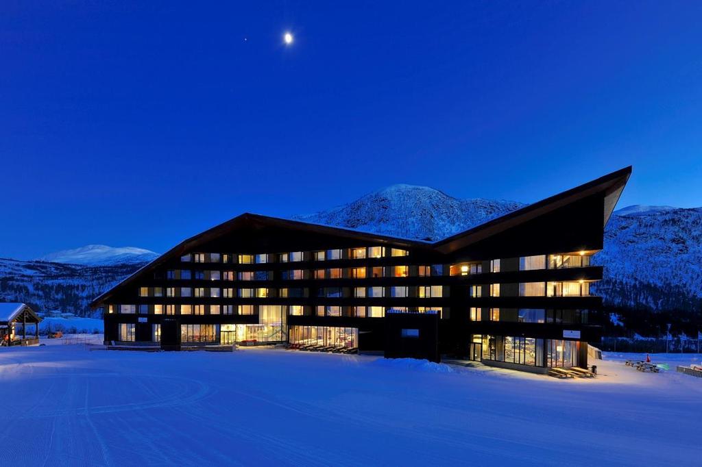 Myrkdalen Hotel 2017 - Opna desember 2012 - Største overnattingsverksemd i regionen - Ca 44.000 gjestedøgn (75.000 inkl.