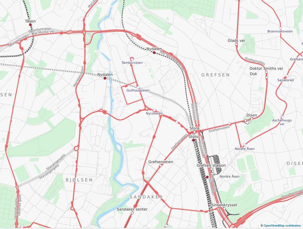 Figur 12: Kollektivtilbudet i caseområdet Nydalen-Storo er svært godt, med to togstasjoner, to T-banestasjoner, trikk og buss. Røde linjer viser busstraseer, svarte stiplete linjer viser T-bane/tog.