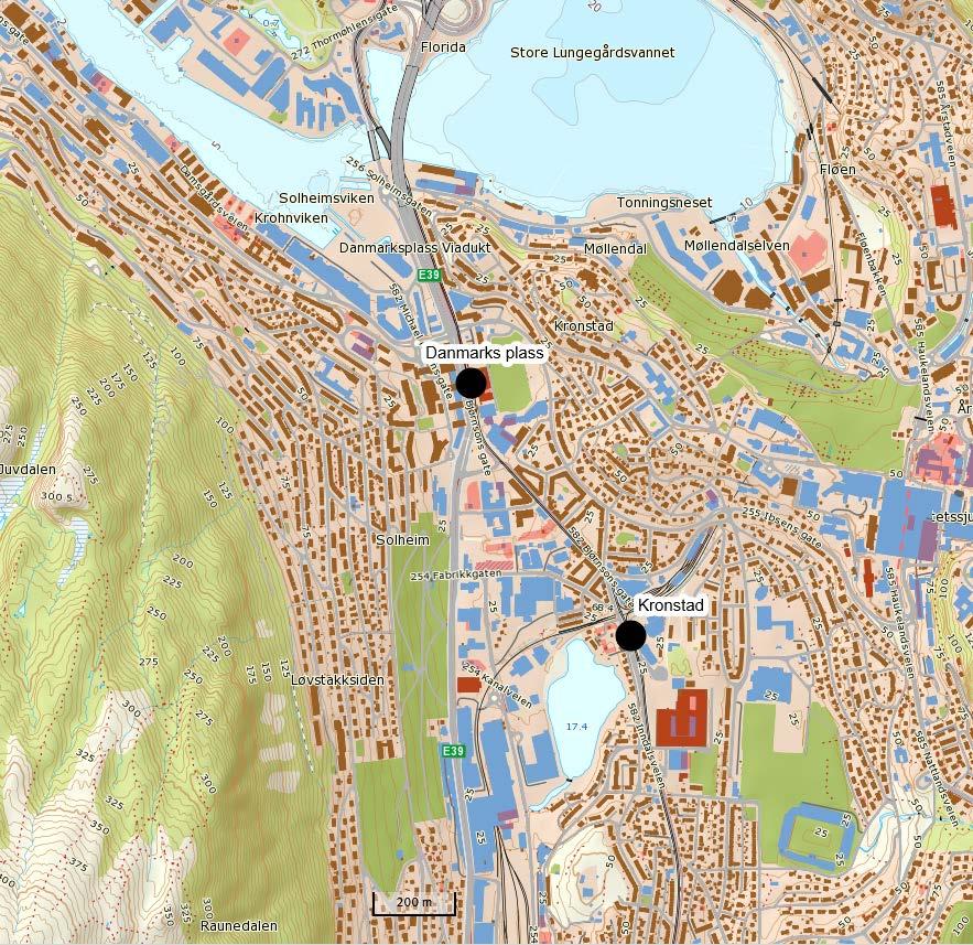 Figur 38: Bebyggelsesstruktur i caseområdet Danmarks plass. De to bybanestoppene er markert. Kilde: www.norgeskart.no. 3.3.2 Tetthet i knutepunktet Det bor omtrent like mange som det jobber i caseområdet.