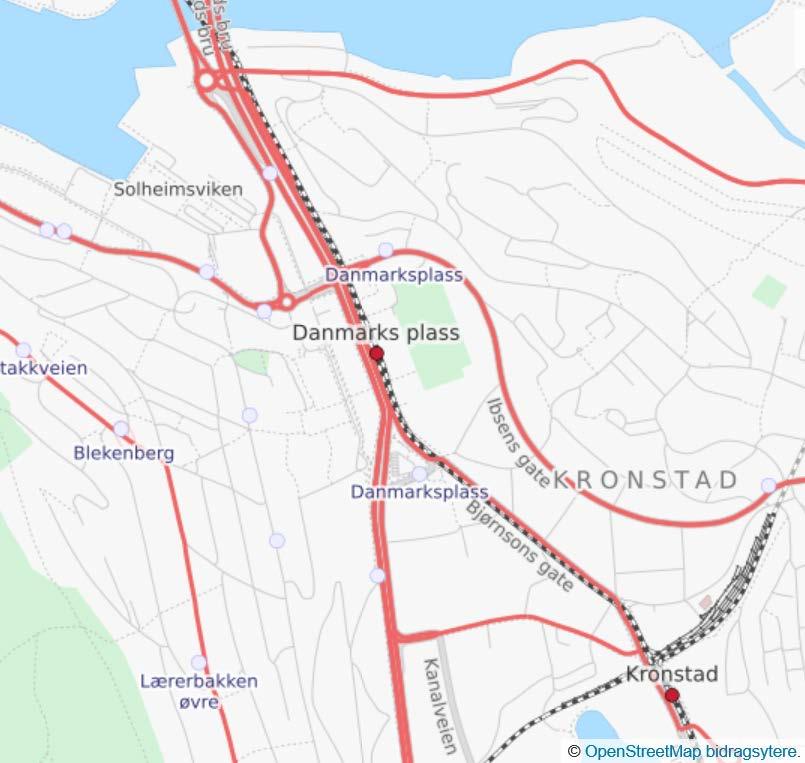 Figur 45: Kollektivtilbudet i området. Røde linjer viser busstraseer, svarte stiplete linjer viser bybane/tog.