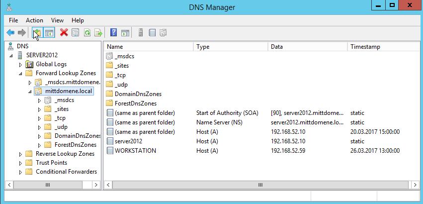 Oppgave c: DNS-tjener og DNS-sone for Windows domenet Når du installerte Active Directory Domain Services på maskinen med Windows Server, ble det samtidig installert en DNS-tjener som fungerer som