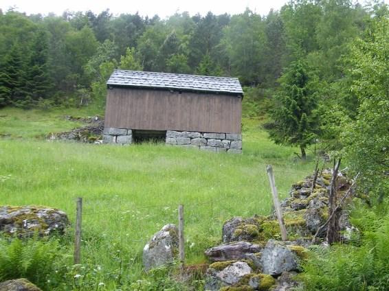 fare for jordskred og remobilsering av steinblokkar i