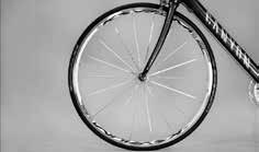 Dermed går pedalene med ved hver bevegelse på bakhjulet og omvendt. Dsse syklene har ofte ngen bremser! KONTROLL OG ETTERJUSTERING På snglespeed-sykler må spennngen på drvkjedet kontrolleres ca.