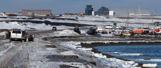 Jungeltelegrafen går raskt når det skjer noe spennende i Longyearbyen.