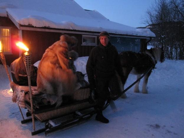 Med hest og slede ble