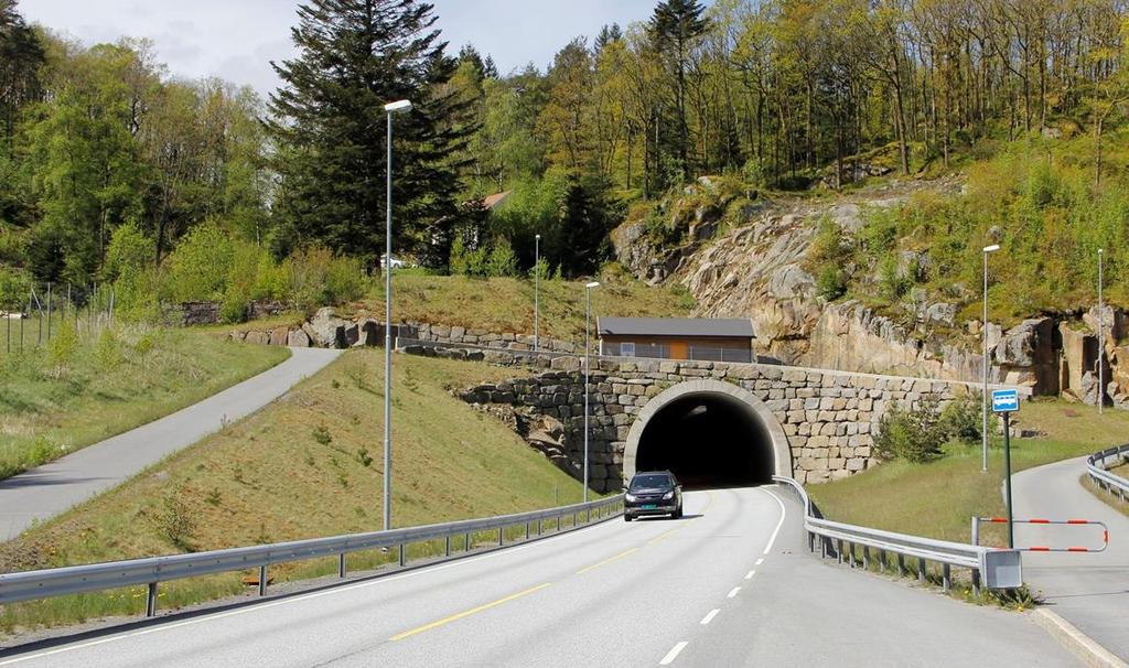 Prosjekt 12: Oppgradering av tunneler Tunnelforskriften EU-direktivet om minste felles sikkerhet i tunneler (TEN-T) gjelder nå for både riksog fylkesveg.