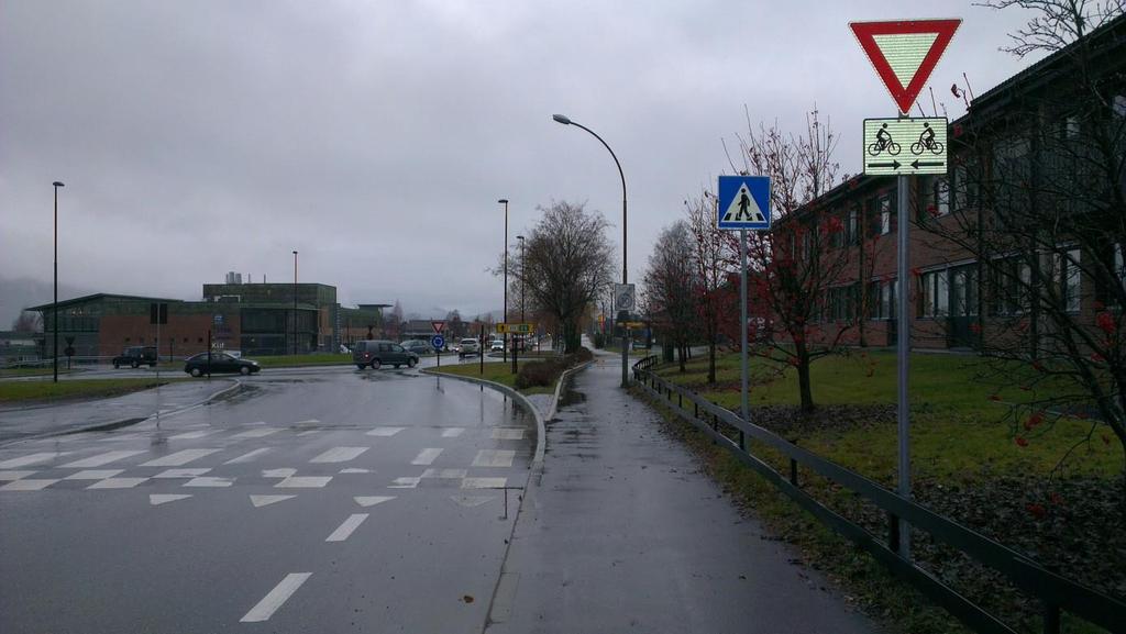 Bakgrunnen for etablering av forkjørskryss var ulykker og trafikkmengde.