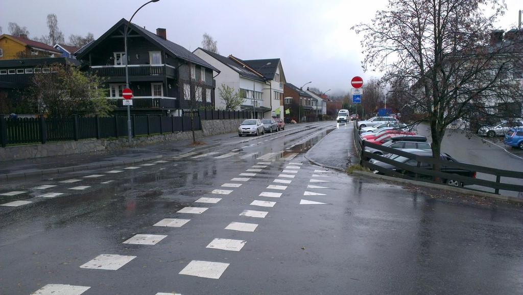 Den gangen krysset ble regulert med forkjørsveg, var bakgrunnen ulykker og stor trafikkmengde.