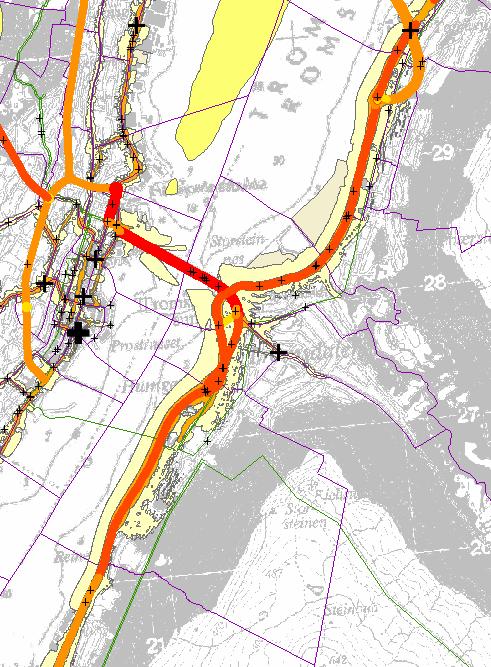 E8 sør for rundkjøringa har 9500 ådt (ifølge trafikktelling fra 2007, SVV). Vegen er en viktig transportåre for Tromsøområdet, og har en relativt stor trafikkbelastning.