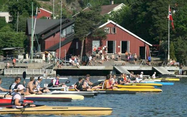 Arrangørklubben: Strand Kjakk-klubb Strand Kajakk Klubb ble stiftet 28. februar 1936 og er altså 80 år i år.