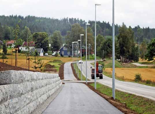 Årsrapport 2013 Samferdsel og transport DROSJETILBUDET I Akershus var det i 2013 totalt 627 drosjeløyver og 147 reserveløyver. Samtlige har tilknytningsplikt til en av fylkets åtte drosjesentraler.