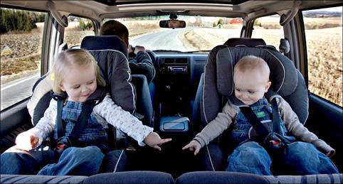 38 4.4.2 Tiltak rettet mot bruk av bilbelte og sikring av barn i bil De ulike aktørene har primært fokus på kampanje- og informasjonsarbeid for å oppnå tilstandsmålene for økt bruk av bilbelte og