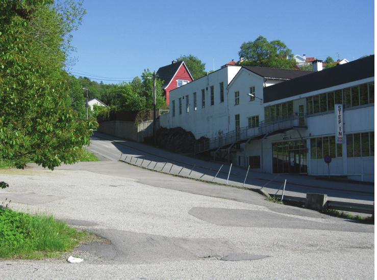 Parkeringsplass FP ved Ulsmågvegen nord, F/K-2 til høyre Foreslått parkeringsdekningen for kontor: Eksisterende kontorfomål på 8300 m², 19 plasser pr 1000 m² gir 158 p-plasser Foreslått nytt