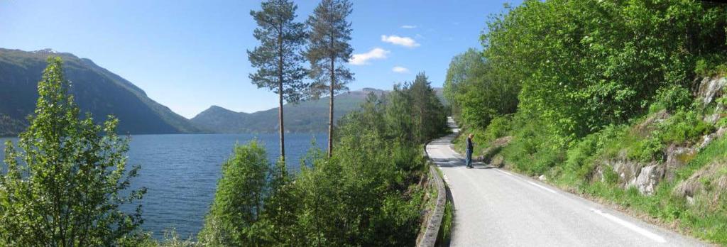 mellom Breim og Jølster og en del av Den Trondhjemske Postvei.