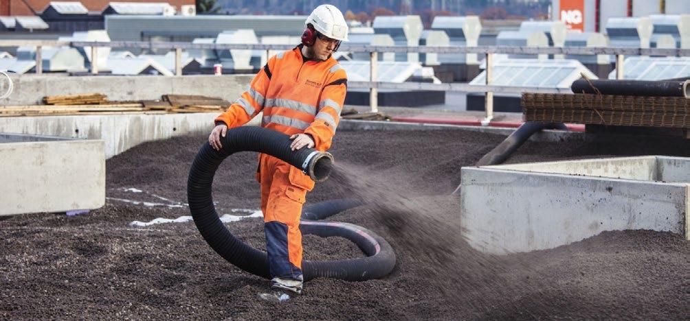 4. Leca Lettklinker isolasjon på etasjeskillere Dette er en gunstig løsning på skjeve gulv med rikelig etasjehøyde, hvor det trengs både avretting og varmeisolasjon.