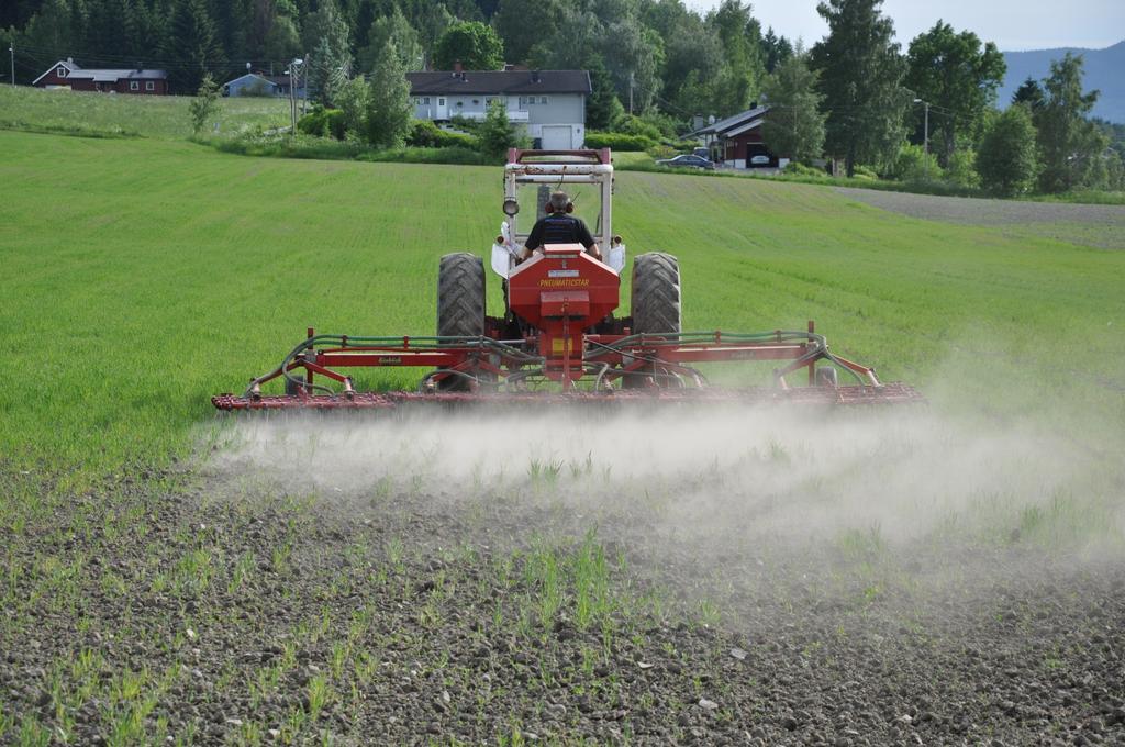 22 Fylkesmannen i Buskerud. Miljøtilskudd for jordbruket 2.4 Redusert bruk av kjemiske plantevernmidler (kapittel 10 i forskriften) Foreløpige tilskuddssatser for ikke-kjemisk ugrasbekjempelse 2.4.1 Ugrasharving Korn, erter 50 kr/daa 2.