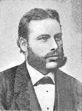 Smørsalmendingen, flyttet senere til Strandgaten og Markeveien. Han var blandt de brandlidte 1916. Gift 1 ) 3. mai 1885 med Oline Karine Hille, f. 9. januar 1858, 17.