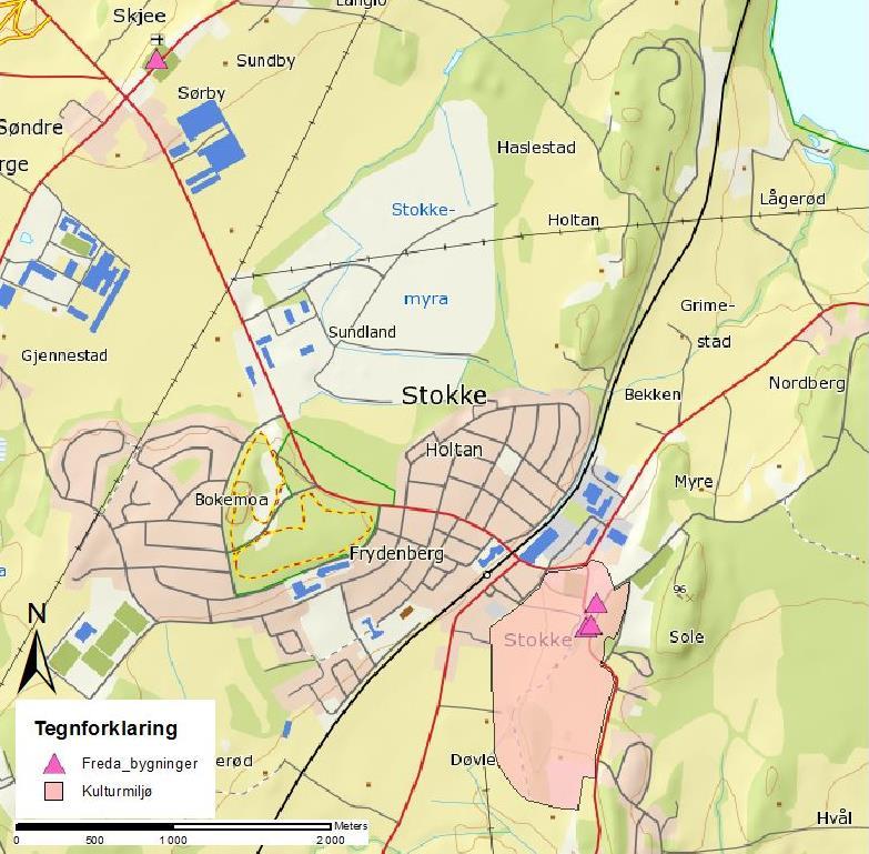 Figur 3 Oversiktskart med Skjee kirke i NV, Stokke kirke og prestegård kulturmiljø i SØ. Kart fra Vestfold fylkeskommunes digitale kartløsning. 4.