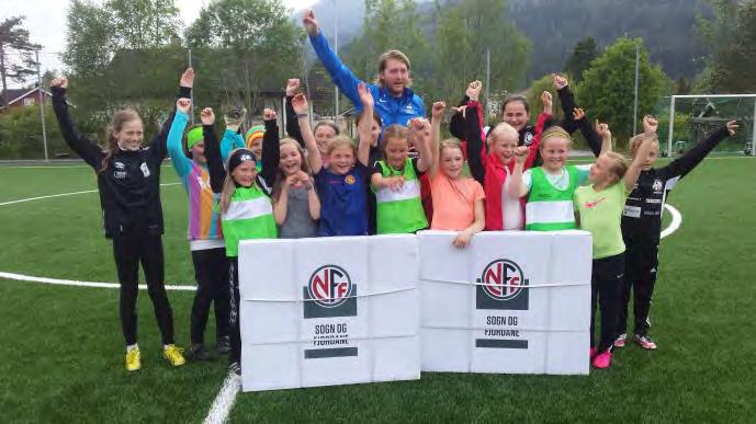 15.7 FAGSJEF BARN, BARNEFOTBALL 5-12 ÅR Vår fagansvarleg i barnefotball er svært mykje ute i klubbane, og besøker klubbar gjennom barnefotballkveldar, leiarmøter og anna aktivitet.