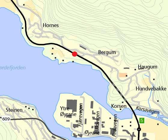 6.3.1 Nytt kryss på rv. 5 - Bergum Avkøyring frå rv.5 til Bergum/ Hornnes/ Hundvebakke på nordsida og til industriområdet Indre Hornnesvika på sørsida.