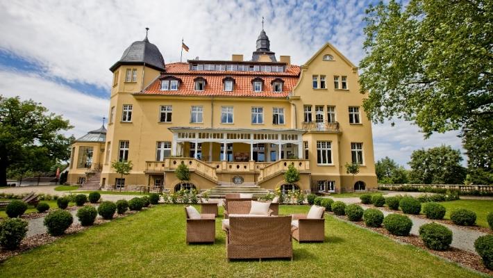 Schlosshotel Wendorf Mecklenburg Vorpommern er kjent for vakre slott og herregårder, som er plassert i landskapet, som minner om fortiden.