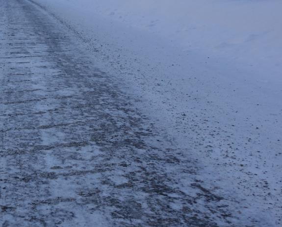 Løse steiner havner etter hvert på skuldra.