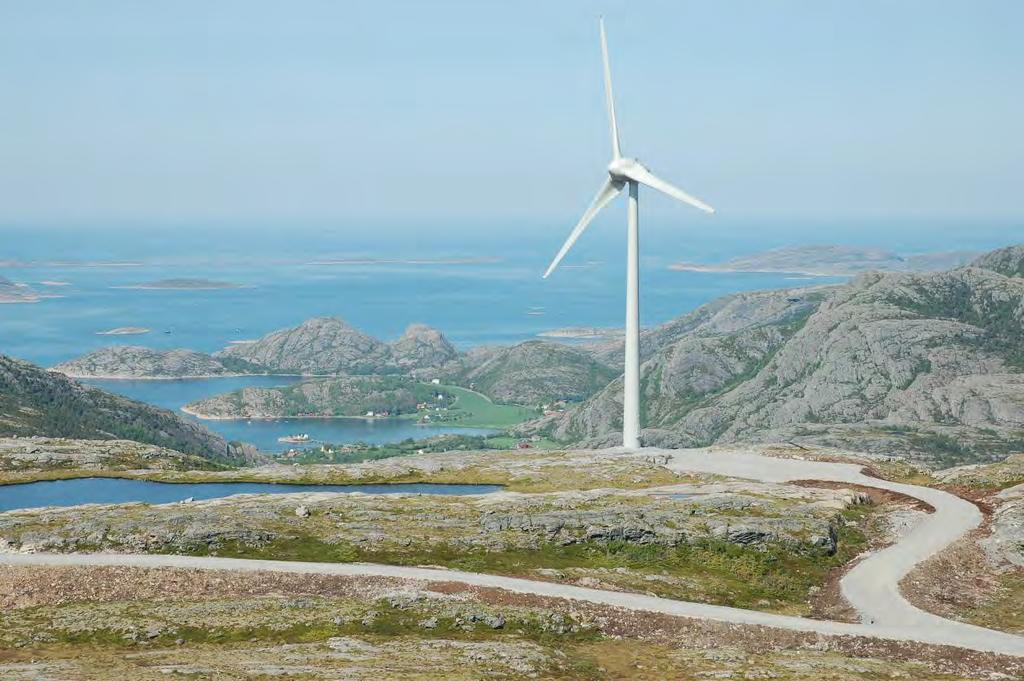 Figur 2. Eksempel på vindturbin, veg og kranoppstillingsplass. Tårnhøyde på viste 2,3 MW turbin er 64 m og rotordiameter 71 m.
