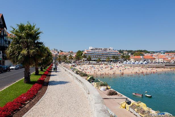 Sightseeing i Lisboa og Cascais Lisboa er bygget på syv høyder ved munningen av elven Tejo, og denne formiddagen får vi et inntrykk av byens mange ansikter.