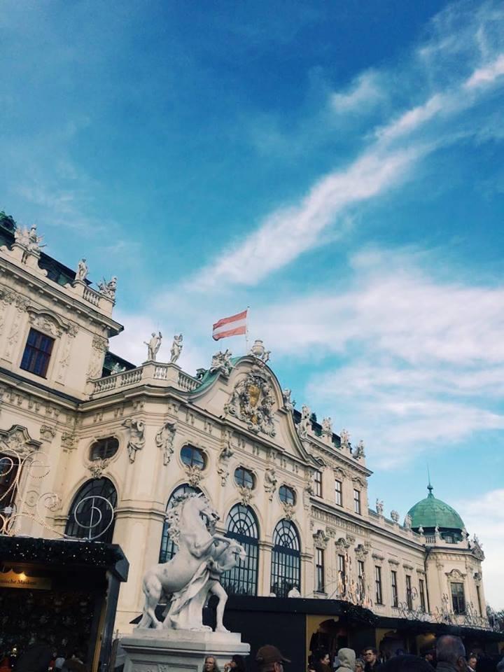 -Fra et av de mange slottene i Wien.