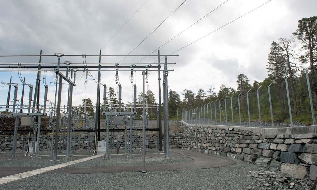 Søknad om konsesjonsendring september 2017 Sak 2720, side 8. Amp. Tap MW Fig. 1. Prognose framstilt som varighetskurve over året for leidningen Svelgen Ålfoten. Foto nr. 1. 132 kv innstrekkstativ Ålfoten.