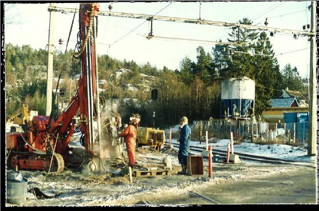 1991 FoU Eidangerprosjektet Samarbeid Svv og Næringsdep. Etablering av vei under jernbanen. Etablerte jetpeler mens jernbanen var i full drift.