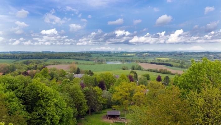 Eutin (10.2 km) Eutin er en over 1000 år gammel by, hvor flere av husene i den indre byen er mer enn 0 år gamle.