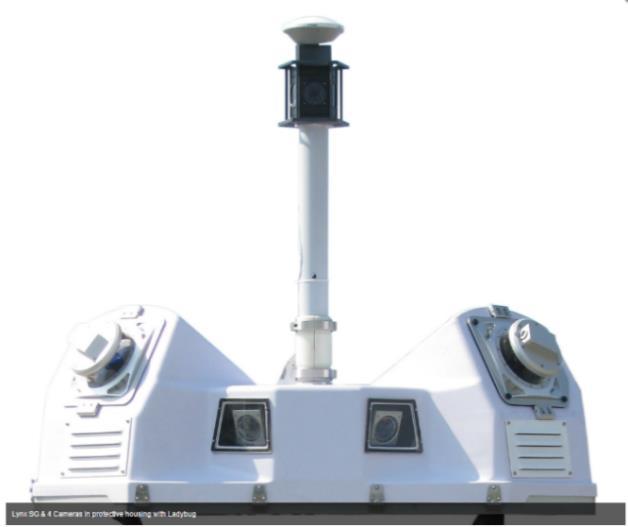 Utstyr Optech Lynx SG Mobile Mapper Figur 3: Skanner plattformen med og uten beskyttelse To laserskannere er montert i ulik