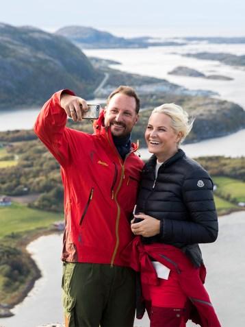 Til alle Storfjellets venner/turgåere Da har høsten kommet for fullt og snart er det solsnu. Tross vær og vind er det mange som tar turen opp på fjellet. 21.