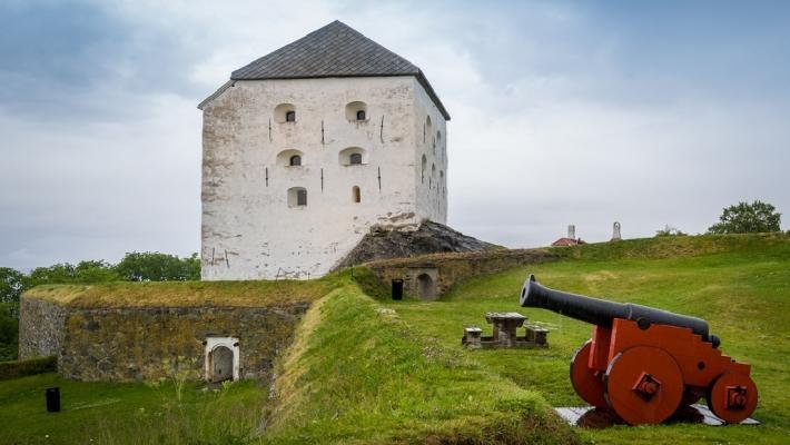 Nidarosdomen (8.3 km) Dere kan nesten ikke komme utenom et besøk til Nidarosdomen, når dere besøker Trondheim for første gang.