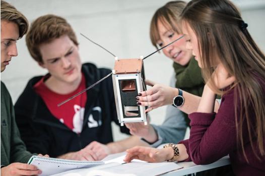 Linjespesifikke ingeniørstiger vil kreve økt bruk av ressurser tidlig i studiet. Vi hevder at en fokusering av ressurser mot de to første årene bygger opp om et godt læringsmiljø, inkl.