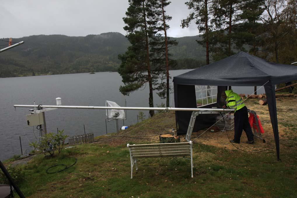 Månedstemperaturen var godt over normalen i hele landet. For Nord- Norge som helhet er årets september den nest varmeste som er registrert, og i enkelte områder var det rekordvarmt.