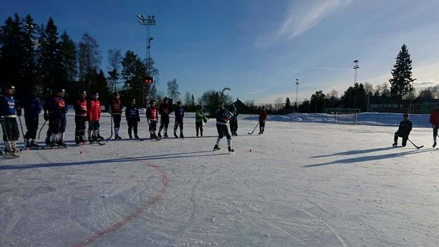 7er år 3 og 4 (10-11år) UTVIKLINGSPLAN «Lære å samarbeide mot ett felles mål» - Samspill Utøvere i denne alderen begynner å skjønne hva det innebærer å spille på lag.