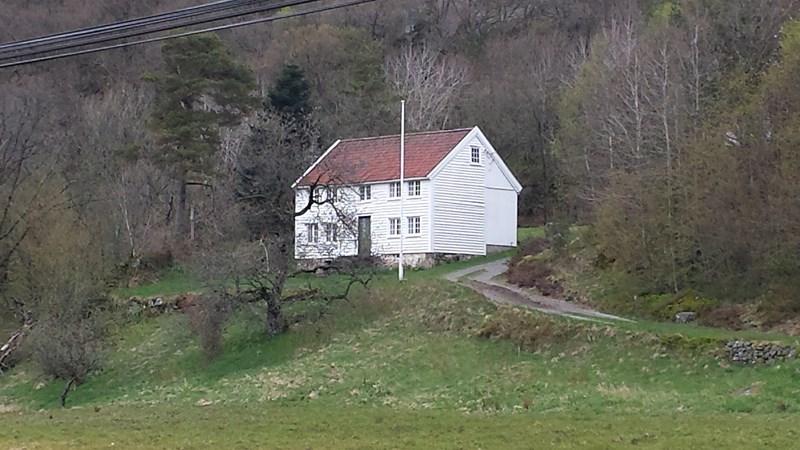 Liten Middels Stor Verdi: Middels til stor Figur 4-9 Skolehus Figur 4-10 Udland østre, våningshus fra andre kvartal av 1800-tallet, et såkallt skipperhus.