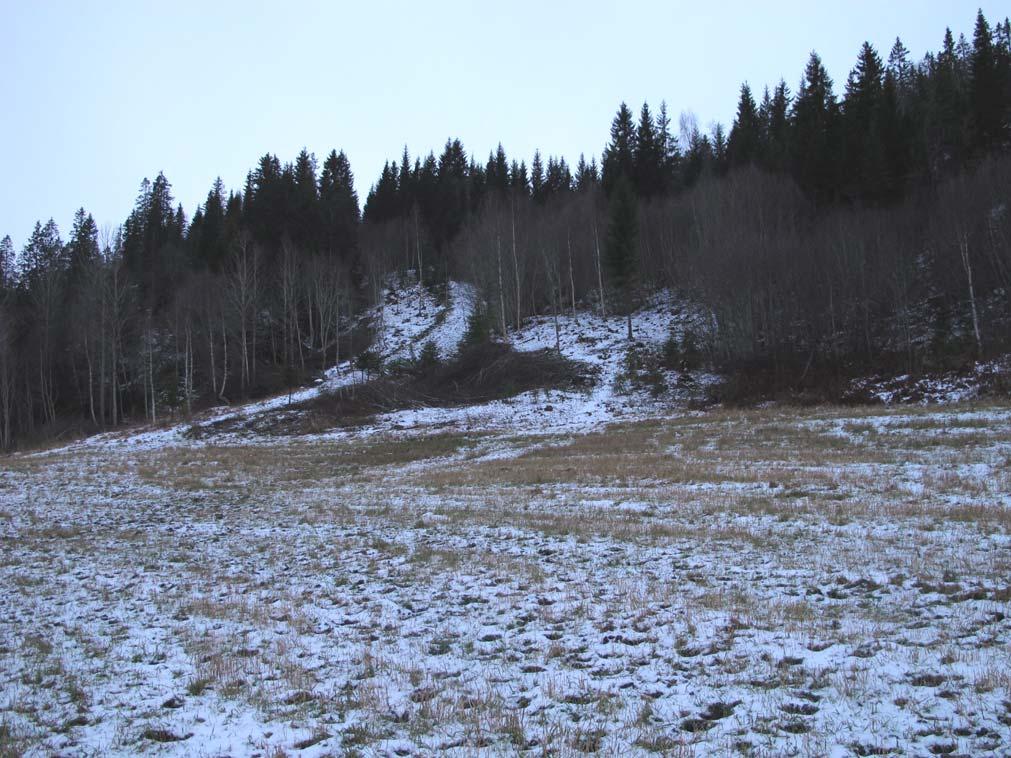 3.15 Tunnel 15 Tunnel 15 blir om lag 1850 meter lang og er orientert i østvestlig retning. Den er planlagt å gå gjennom Trøaåsen mellom Storberget i øst til Osen i vest.