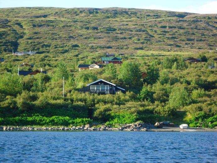 Rauði punkturinn er hindrun (Unnið á loftmynd úr kortasjá Skorradalshrepps).