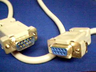 eks. mellom PC og mus, tastatur og mobil, skriver, scanner. i FireWire kabler f.eks. mellom PC og videokamera i eldre RS232 seriekabler, f.