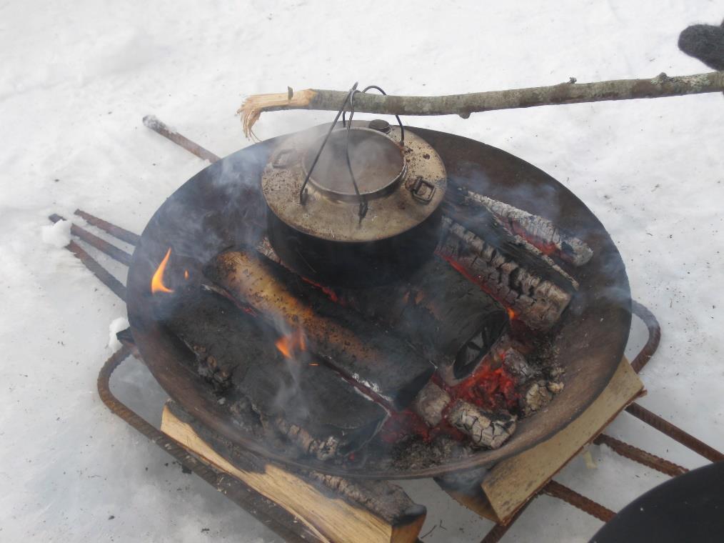 Nå blir dagene lysere og lengre og forhåpentligvis også litt varmere. Det betyr at det blir større anledning til å boltre seg i snøen. De som vil må gjerne ta med ski i barnehagen.